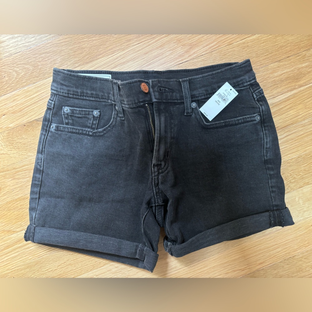 NWT GAP 5” Midrise Denim ‘Girlfriend’ Shorts / Black 25 Petite
